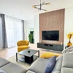 Maison Design 11 Pers -terrasse -netflix -confort * Amiens